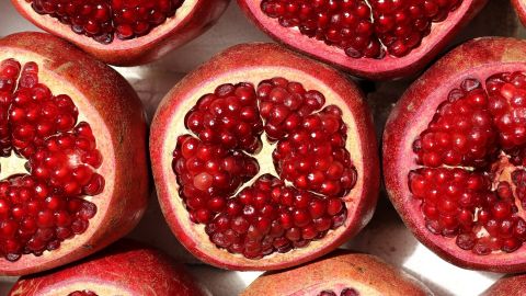 fruits_3940021_1920_480x270.jpg Гранат "Грецька Любов"  дворічні, пізній сорт